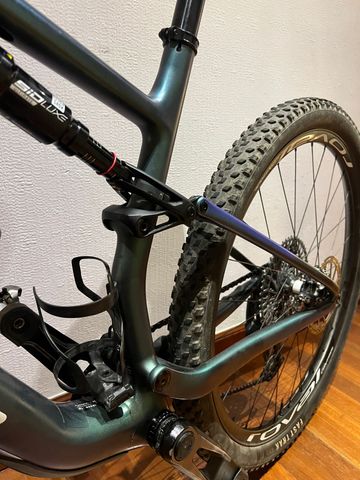 Used Specialized Epic 8 Pro 2024 2024 Mountainbike, Blue, 29 — image 17 of 28