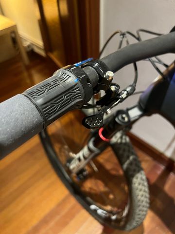 Used Specialized Epic 8 Pro 2024 2024 Mountainbike, Blue, 29 — image 20 of 28