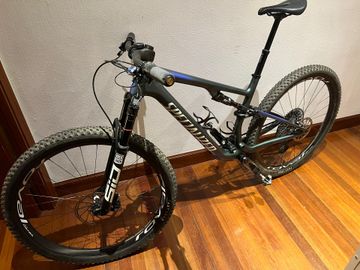 Used Specialized Epic 8 Pro 2024 2024 Mountainbike, Blue, 29 — image 2 of 28