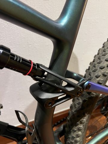 Used Specialized Epic 8 Pro 2024 2024 Mountainbike, Blue, 29 — image 19 of 28