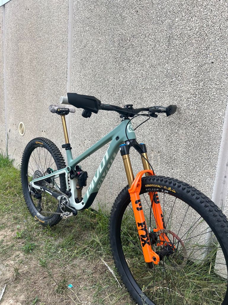 Used Pivot Trailcat Lt 2025 Mountainbike — image 3 of 5
