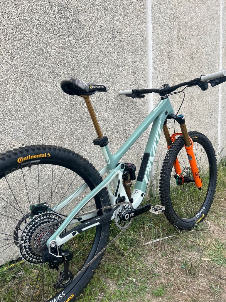 Used Pivot Trailcat Lt 2025 Mountainbike — image 4 of 5