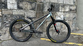 Used CUBE Flying Circus Custom 2025 Mountainbike, Purple — image 1 of 7