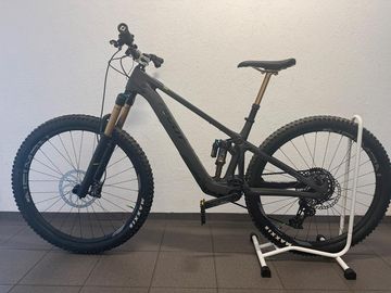 Pivot Shuttle SL Pro X0 Transmission 2024 MTB usato