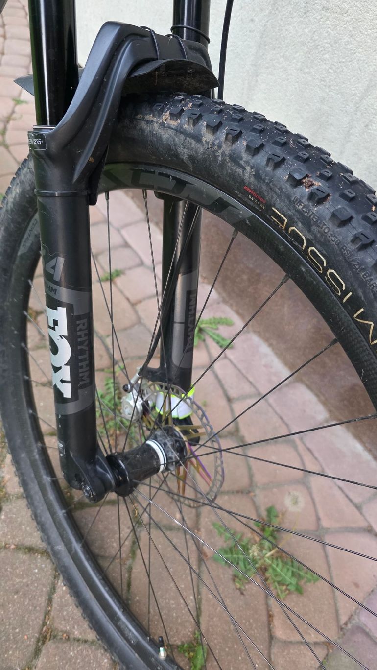Used Specialized Epic Shimano Deore XT 2023 Mountainbike, Light Gray — image 3 of 9