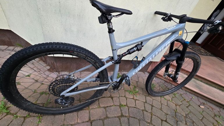 Used Specialized Epic Shimano Deore XT 2023 Mountainbike, Light Gray — image 1 of 9