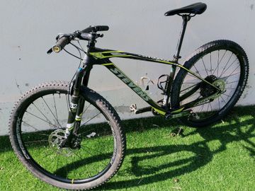 Stevens Sonora ES 2017 2017 Mountainbike usato, Nero — immagine 2 di 5