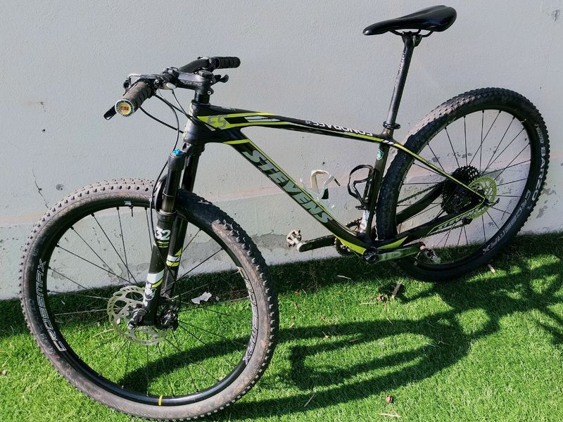 Stevens Sonora ES 2017 2017 Mountainbike usato, Nero — immagine 2 di 5
