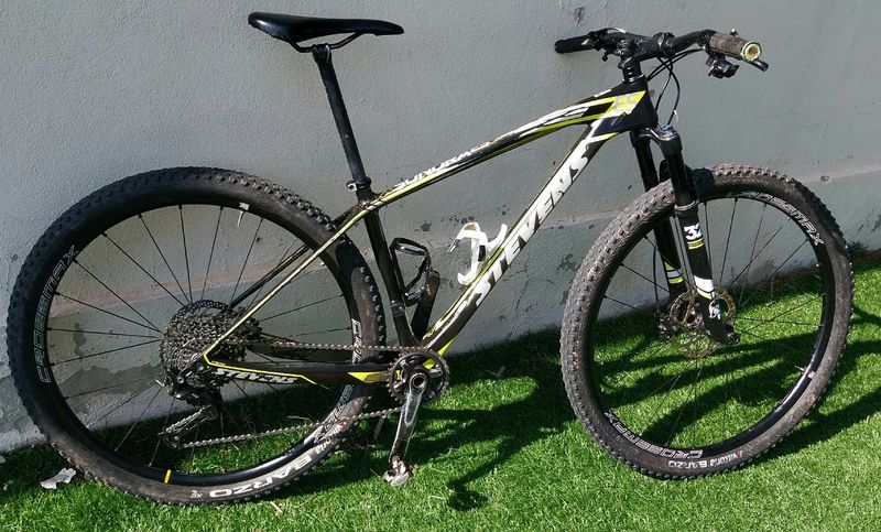 Stevens Sonora ES 2017 2017 Mountainbike usato, Nero — immagine 1 di 5
