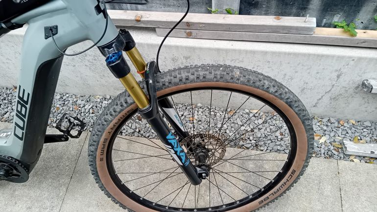 Used CUBE Cube Reaction Hybride 625 2023 2023 Mountainbike, Light Gray, 27.5 (650B) — image 5 of 57