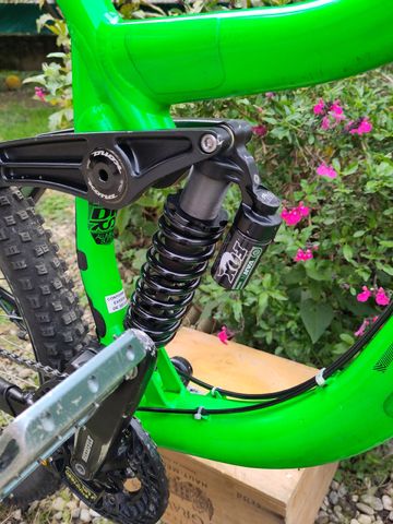 Używany Kona ENTOURAGE 2014 2014 Mountainbike — zdjęcie 12 z 15