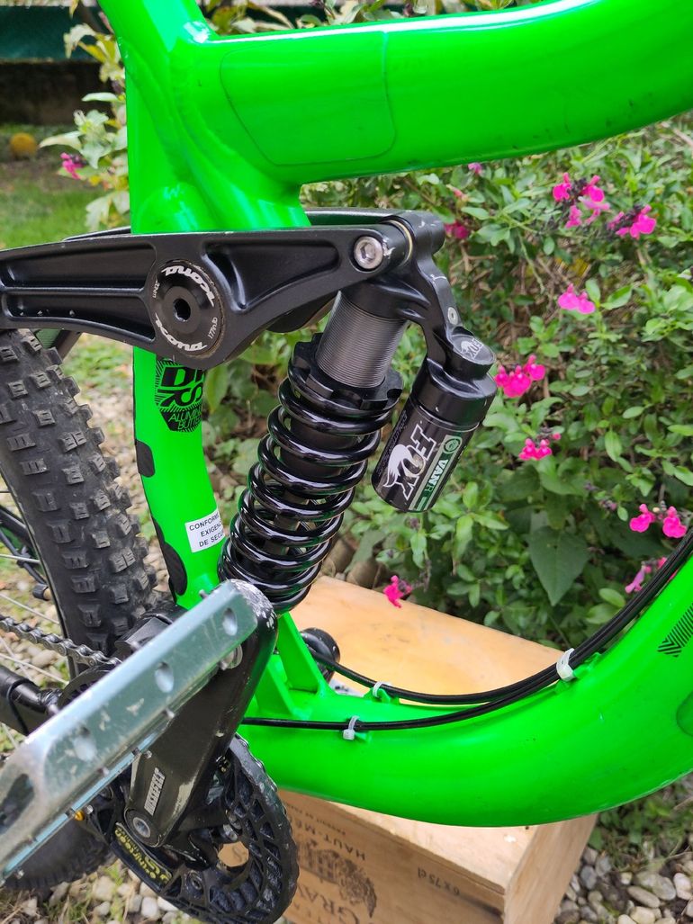 Używany Kona ENTOURAGE 2014 2014 Mountainbike — zdjęcie 12 z 15