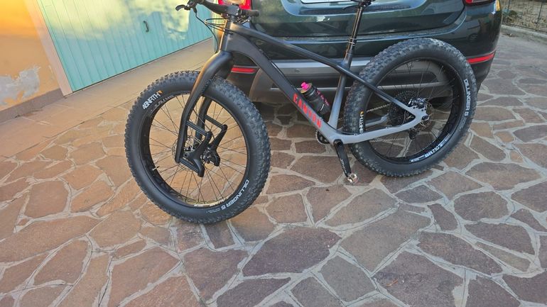 Canyon Dude CF 8.0 2019