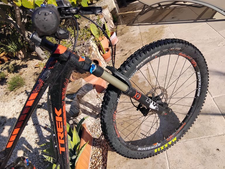 Použité Trek Fuel EX 9 27.5 2015 2015 Mountainbike — obrázek 7 z 9
