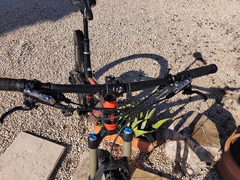 Použité Trek Fuel EX 9 27.5 2015 2015 Mountainbike — obrázek 8 z 9