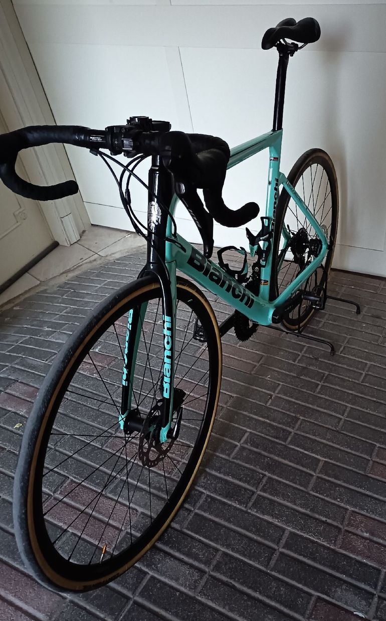 Bianchi aria 105 2020 ロードバイク BIANCHI 「ビアンキ」 ARIA DISC 105 2020年モデル ロードバイク