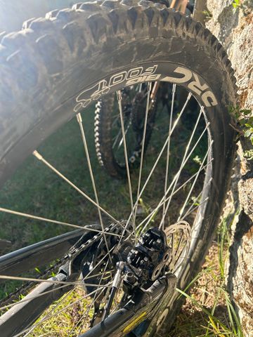 Used GT Fury Pro 2023 2023 Mountainbike, Light Gray — image 3 of 6