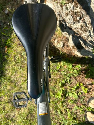 Used GT Fury Pro 2023 2023 Mountainbike, Light Gray — image 4 of 6