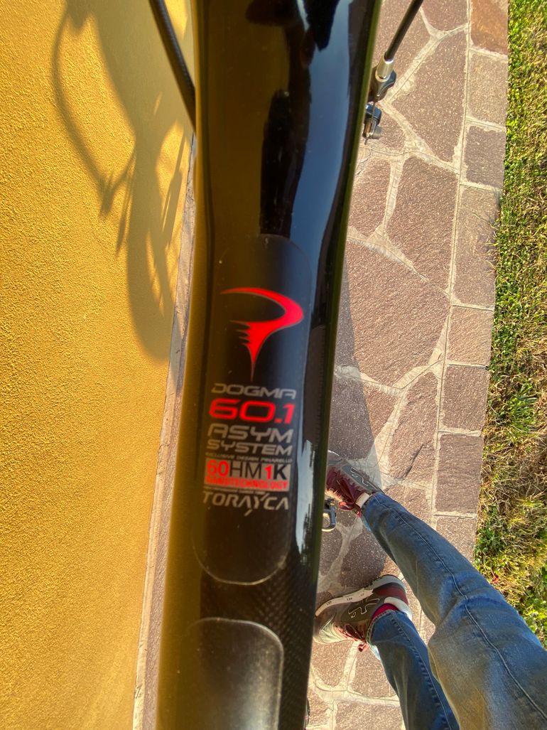 Used Pinarello DOGMA 2 60.1 TORAYCA BLACK ON BLACK 2012 2012 Road & Gravel, Black — image 10 of 12