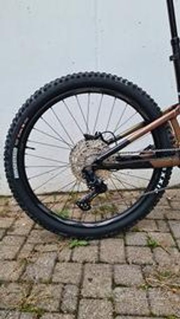 Used Giant Trance E +2 2023 Mountainbike, Orange — image 3 of 6