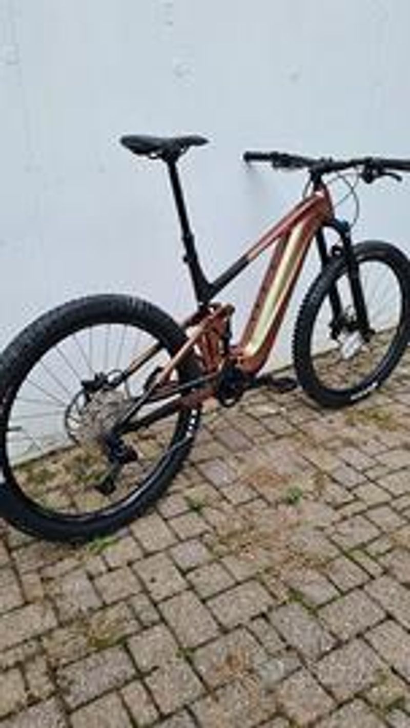 Used Giant Trance E +2 2023 Mountainbike, Orange — image 5 of 6