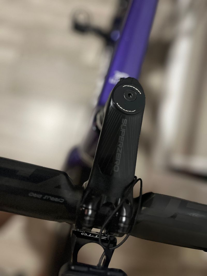 Ridley Helium Shimano 105 Di2 2024 Road & Gravel usato, Viola — immagine 13 di 32
