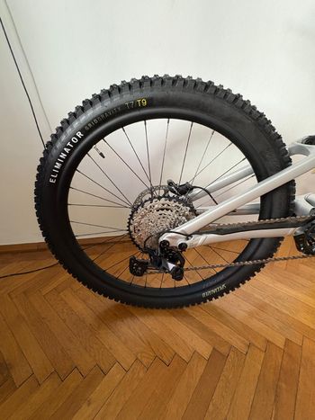 Used Specialized Stumpjumper Shimano SLX 2025 Mountainbike, Gris claro — image 3 of 8