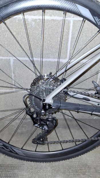 Used Giant Defy Advanced 2 2019 2019 Road & Gravel, Light Gray — image 3 of 5