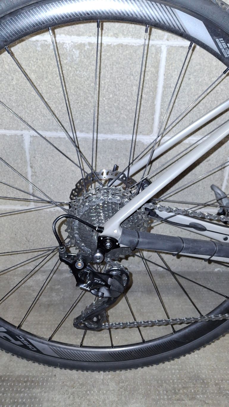 Used Giant Defy Advanced 2 2019 2019 Road & Gravel, Light Gray — image 3 of 5