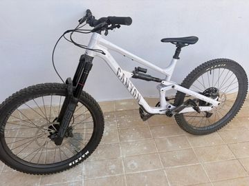 Gebrauchtes Canyon Torque Park AL 6 2024 2024 Mountainbike, Weiß, 27.5 — Bild 1 von 3