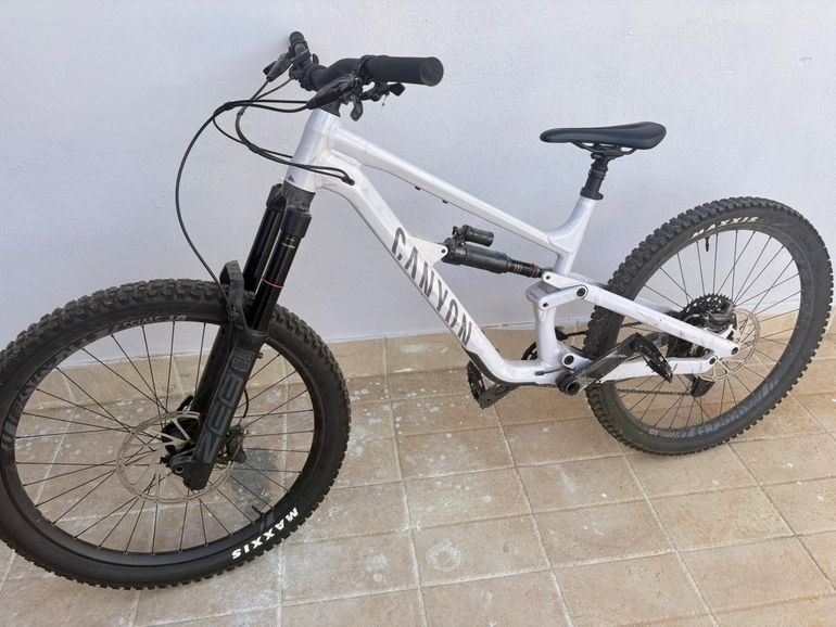 Canyon Torque Park AL 6 2024 2024 Mountainbike usato, Bianco — immagine 1 di 3