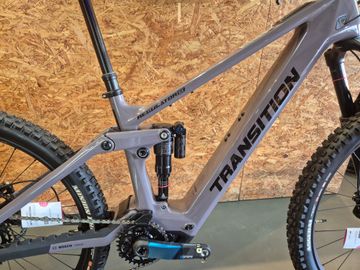 Used Transition Regulator 2025 Mountainbike, Light Gray — image 2 of 6