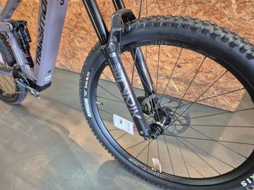 Used Transition Regulator 2025 Mountainbike, Light Gray — image 5 of 6