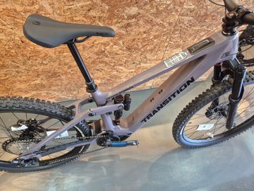 Used Transition Regulator 2025 Mountainbike, Light Gray — image 3 of 6