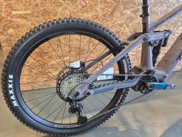 Used Transition Regulator 2025 Mountainbike, Light Gray — image 6 of 6