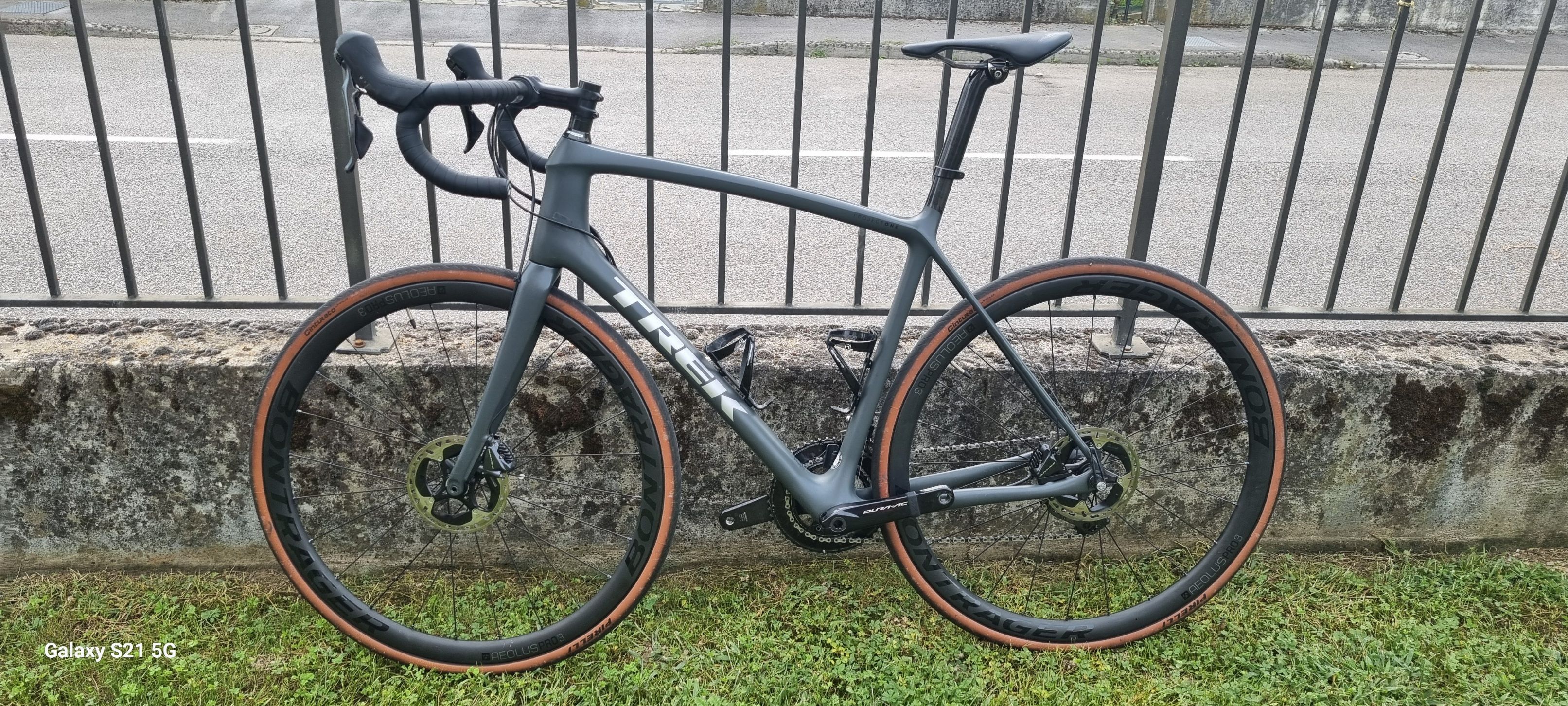 TREK Emonda SLR8 Disc DURA-ACE搭載 Trek Émonda SLR 8 Disc Project One Review | GRAN FONDO