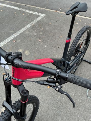 Gebrauchtes UNNO BURN Elite S2 2023 2023 Mountainbike, Rot, Verschieden — Bild 3 von 4