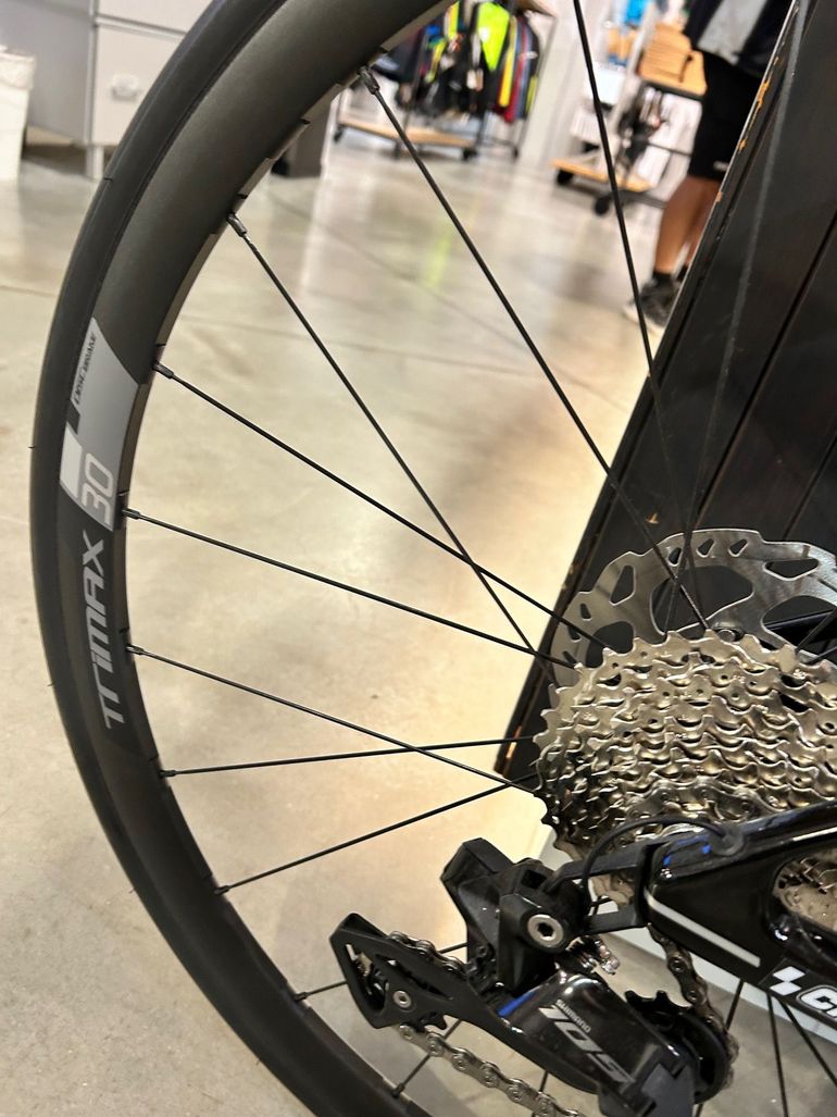 Used BMC Teammachine Shimano 105 Di2 2022 Road & Gravel — image 5 of 7