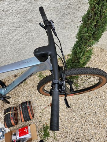 Used Scott Scale RC Team Issue 2023 2023 Mountainbike, Light Gray, 29 — image 3 of 5
