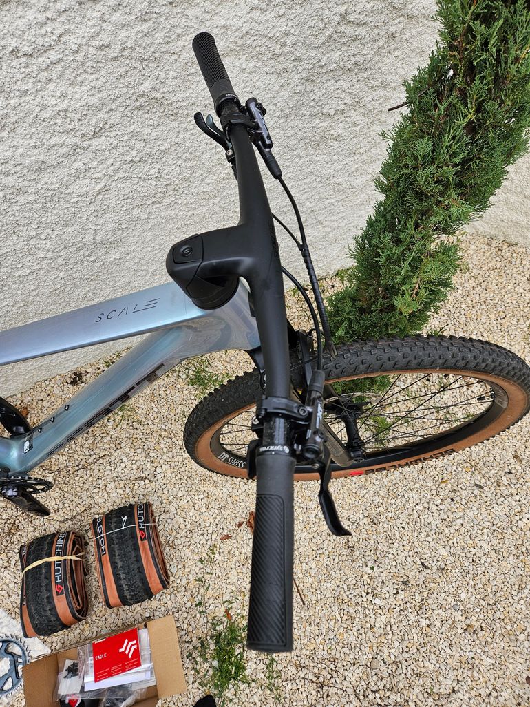 Used Scott Scale RC Team Issue 2023 2023 Mountainbike, Light Gray, 29 — image 3 of 5