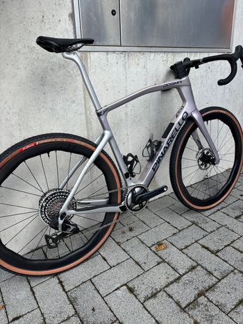Pinarello Dogma GR 2026 Road & Gravel usato, Grigio chiaro — immagine 2 di 10