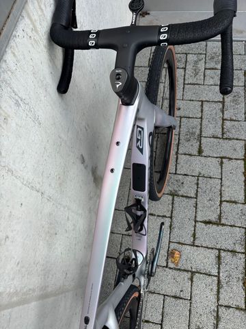 Gebrauchtes Pinarello Dogma GR 2026 Road & Gravel, Hellgrau — Bild 3 von 10