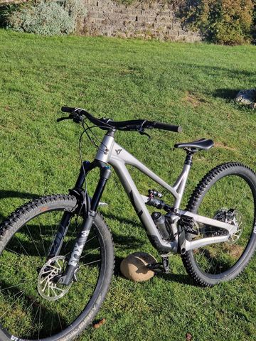 Gebrauchtes YT Industries Jeffsy CORE 2 29 2022 2022 Mountainbike, Hellgrau, 29 — Bild 2 von 8