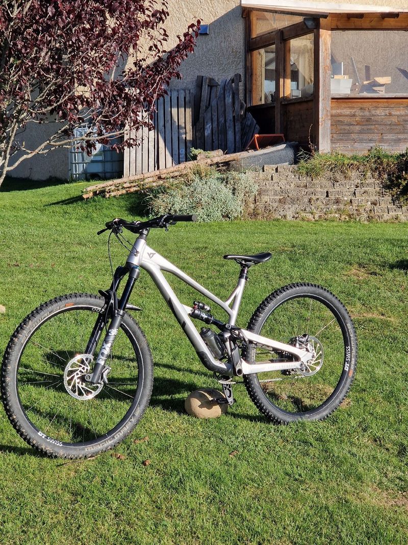 Gebrauchtes YT Industries Jeffsy CORE 2 29 2022 2022 Mountainbike, Hellgrau, 29 — Bild 1 von 8