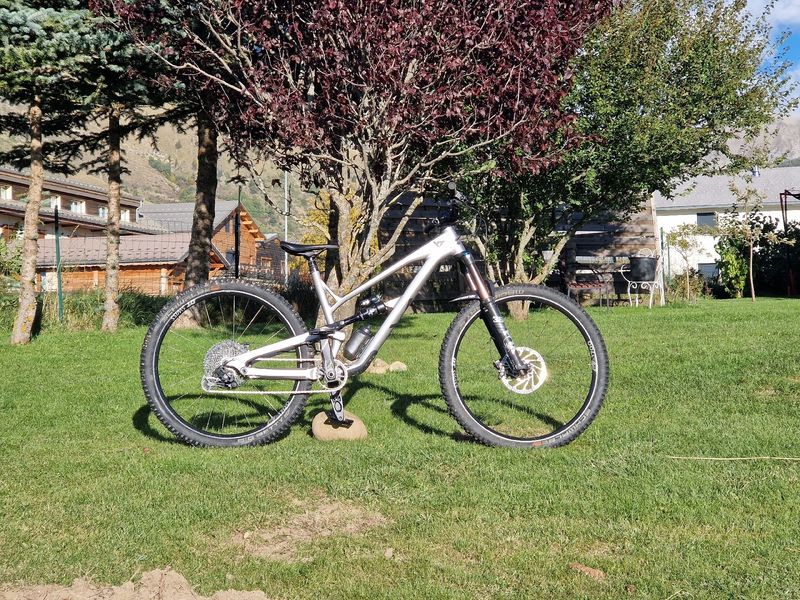 Gebrauchtes YT Industries Jeffsy CORE 2 29 2022 2022 Mountainbike, Hellgrau, 29 — Bild 8 von 8