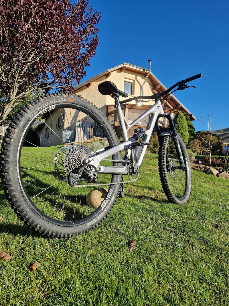 Gebrauchtes YT Industries Jeffsy CORE 2 29 2022 2022 Mountainbike, Hellgrau, 29 — Bild 6 von 8