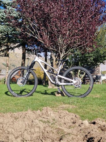 Gebrauchtes YT Industries Jeffsy CORE 2 29 2022 2022 Mountainbike, Hellgrau, 29 — Bild 4 von 8