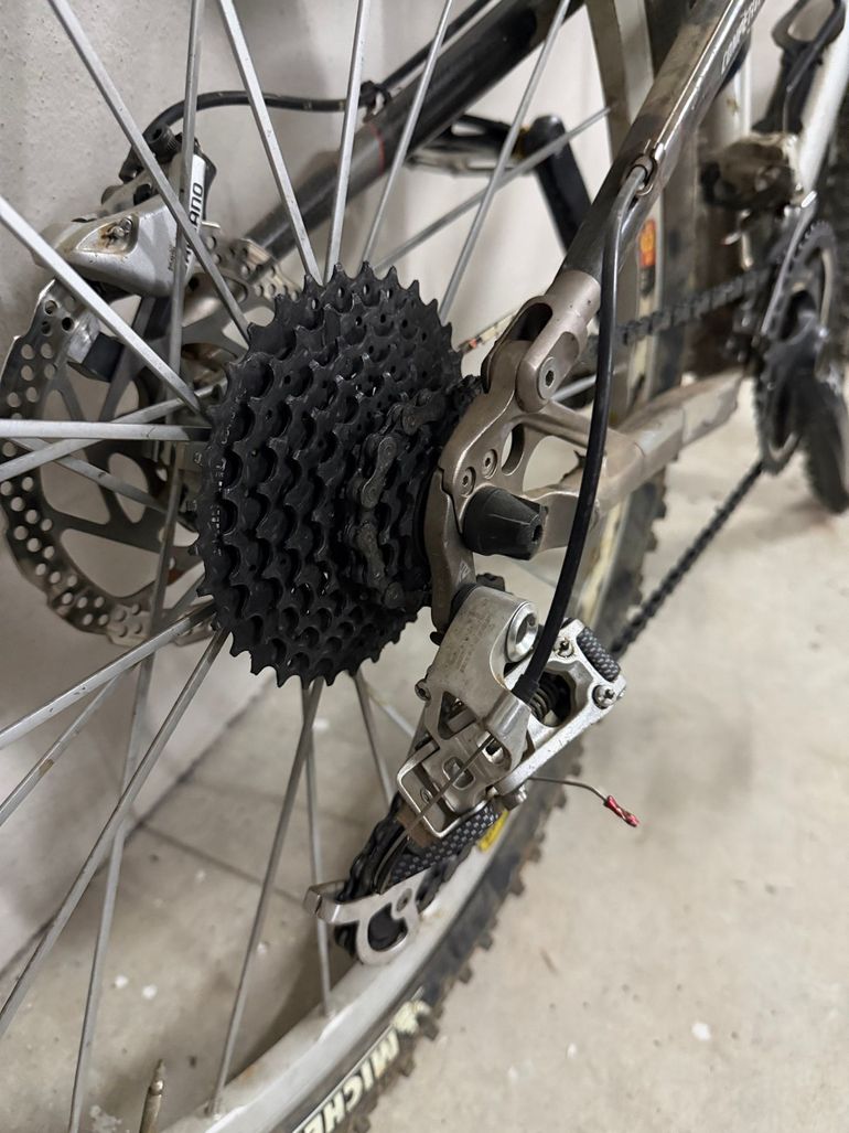 Used K2 K2 Razorback Comp – Full Suspension – Shimano XT 2006 Mountainbike, Light Gray — image 7 of 11