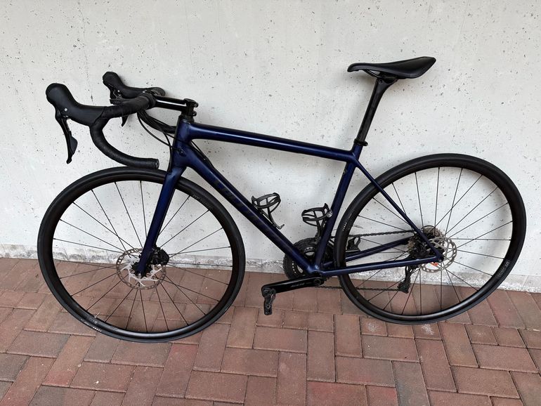 Specialized Aethos Sport - Shimano 105 2024 2024 Road & Gravel d'occasion — image 2 sur 4