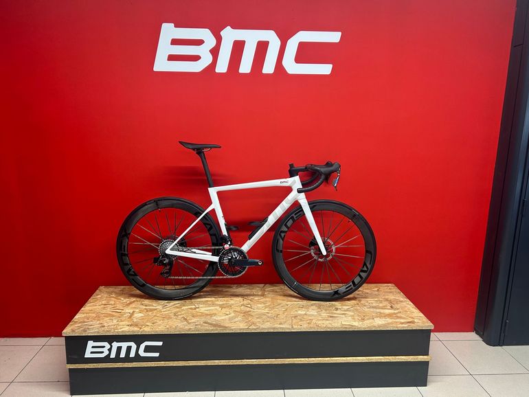 Used BMC Teammachine SLR01 Three 2026 2026 Road & Gravel, Blanco — image 1 of 10